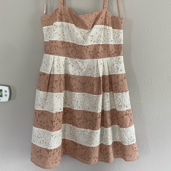 Cotton eyelet LOFT dress - Picture 1 of 4